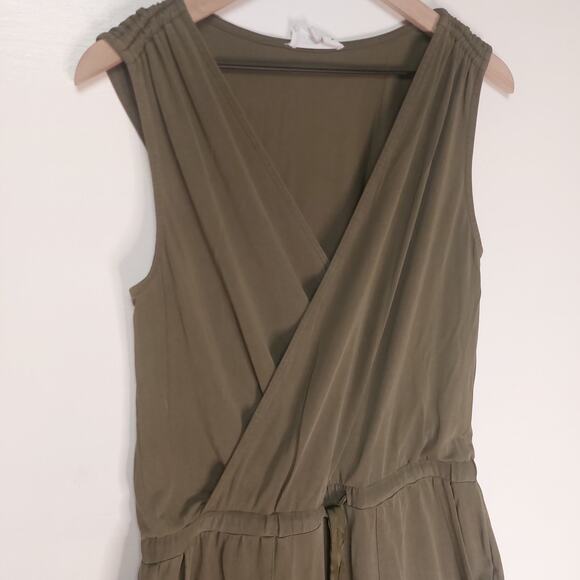 Heartloom Sage Sleeveless Green Elastic Waist Jumpsuit Large - Picture 3 of 9